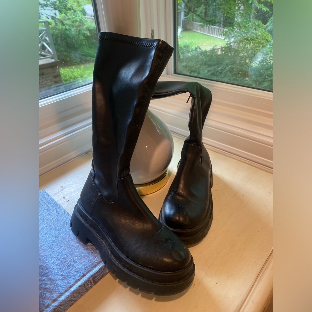 size 6 black boot